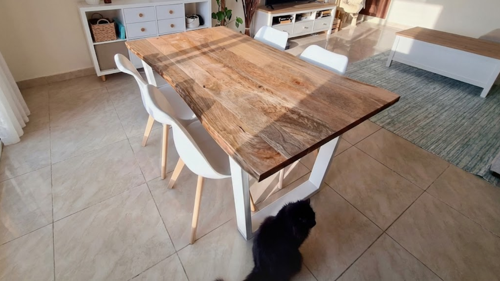 Dining Table Dubai: Round vs Rectangle Which Fits – Pinky Furniture ...